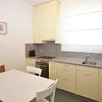 Apartment 2br Flat Near And - Stardust 22