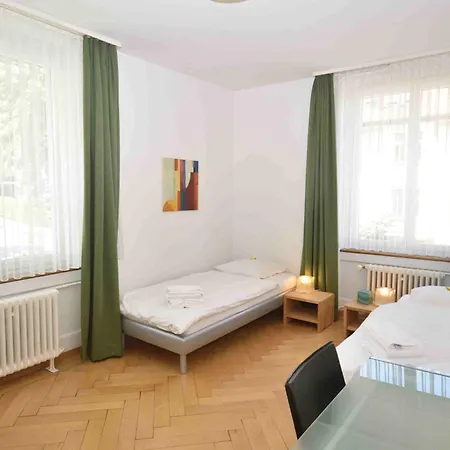 2br Flat Near And - Stardust 22 *