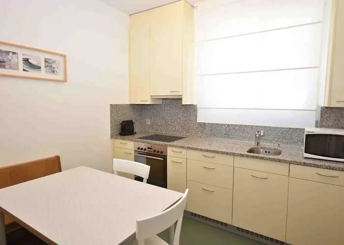 Apartment 2br Flat Near And - Stardust 22