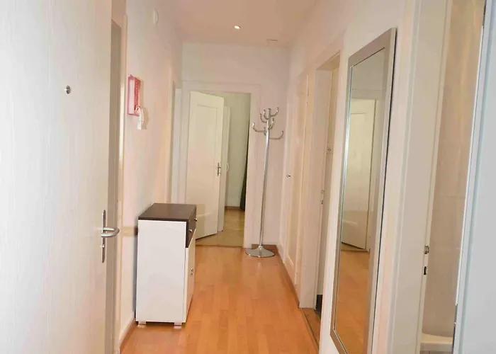 2br Flat Near And - Stardust 22 Zurich