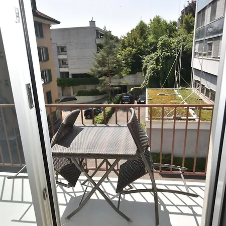 2br Flat Near And - Stardust 22 Zúrich